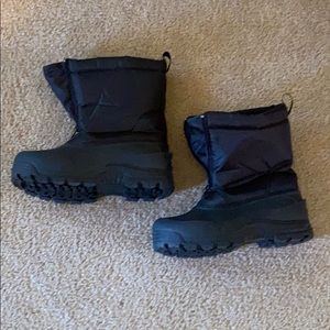 Northside Black Size 7 winter boots
